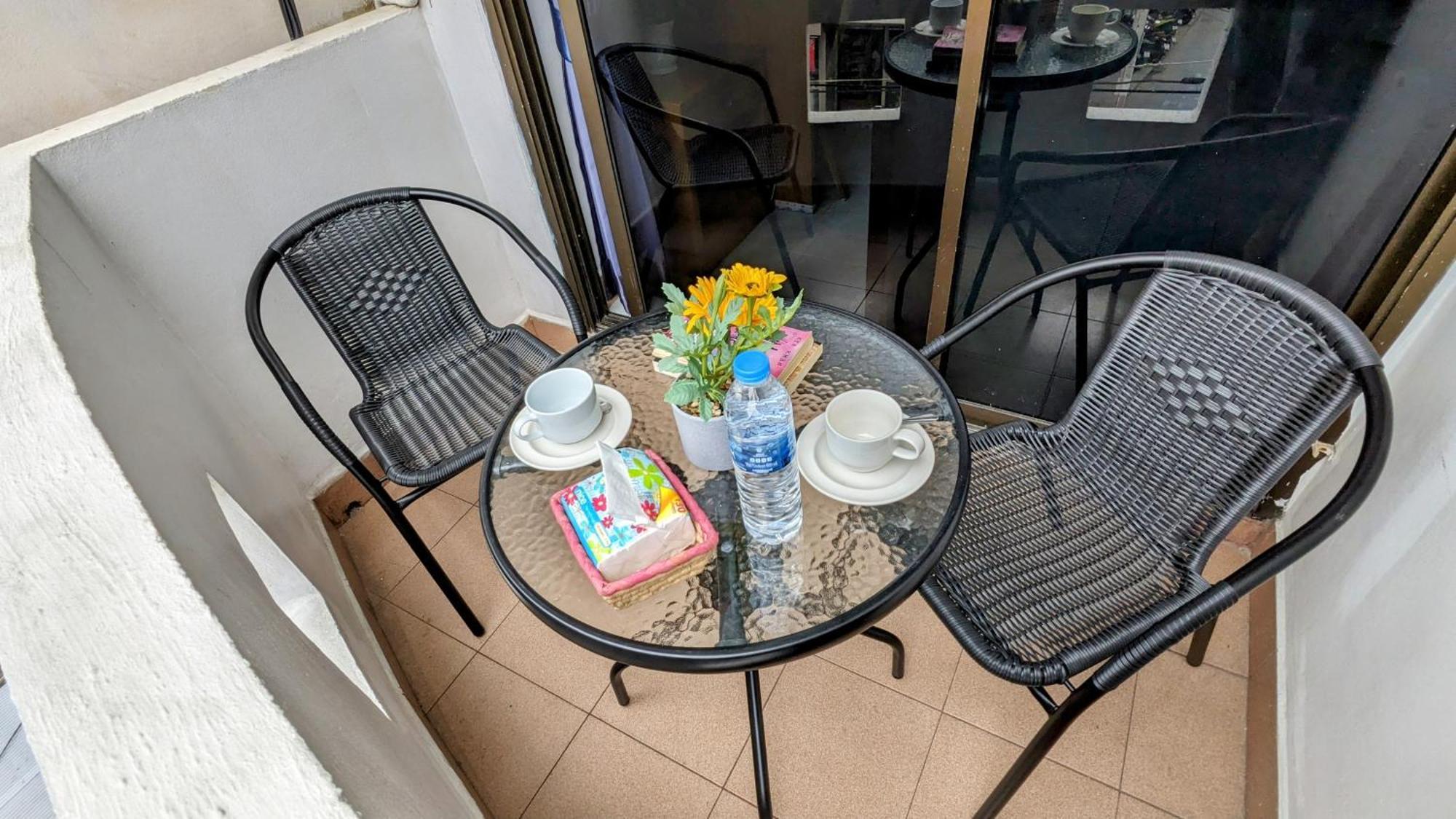 Heaven House Restro & Bar Hotel Patong Екстериор снимка