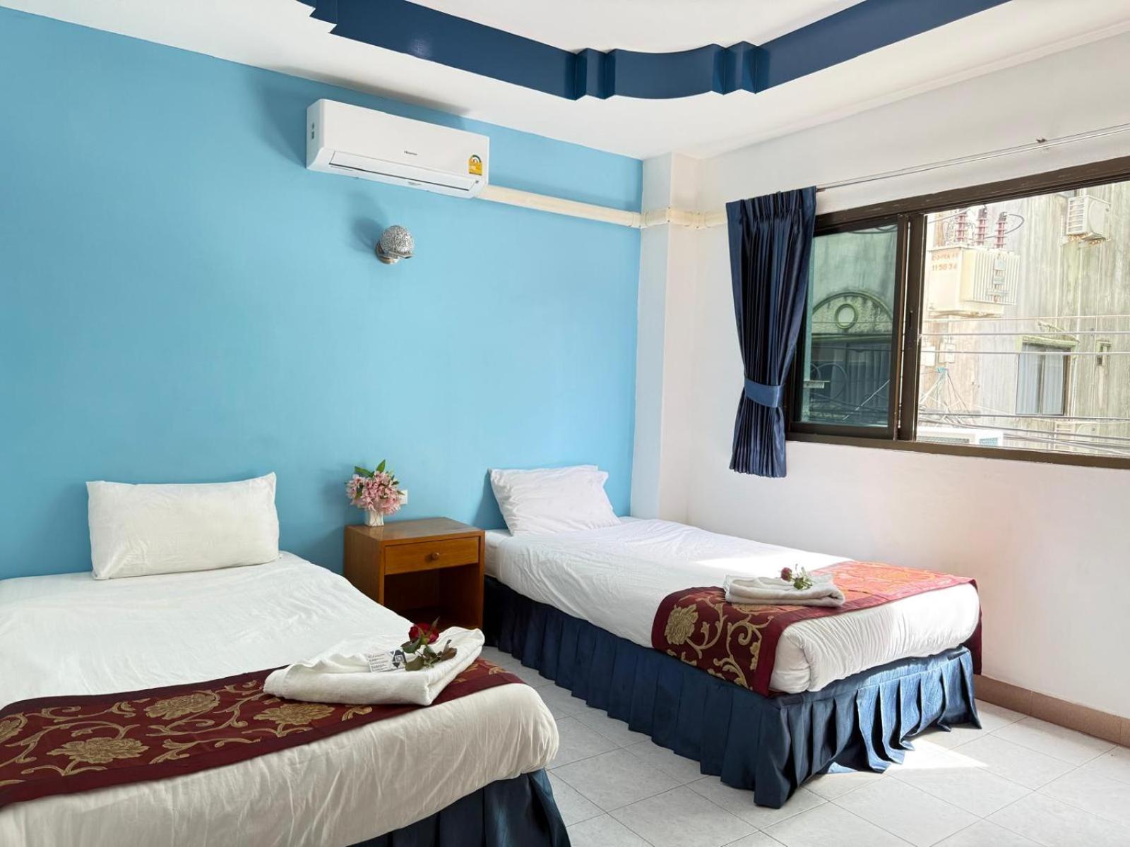 Heaven House Restro & Bar Hotel Patong Екстериор снимка